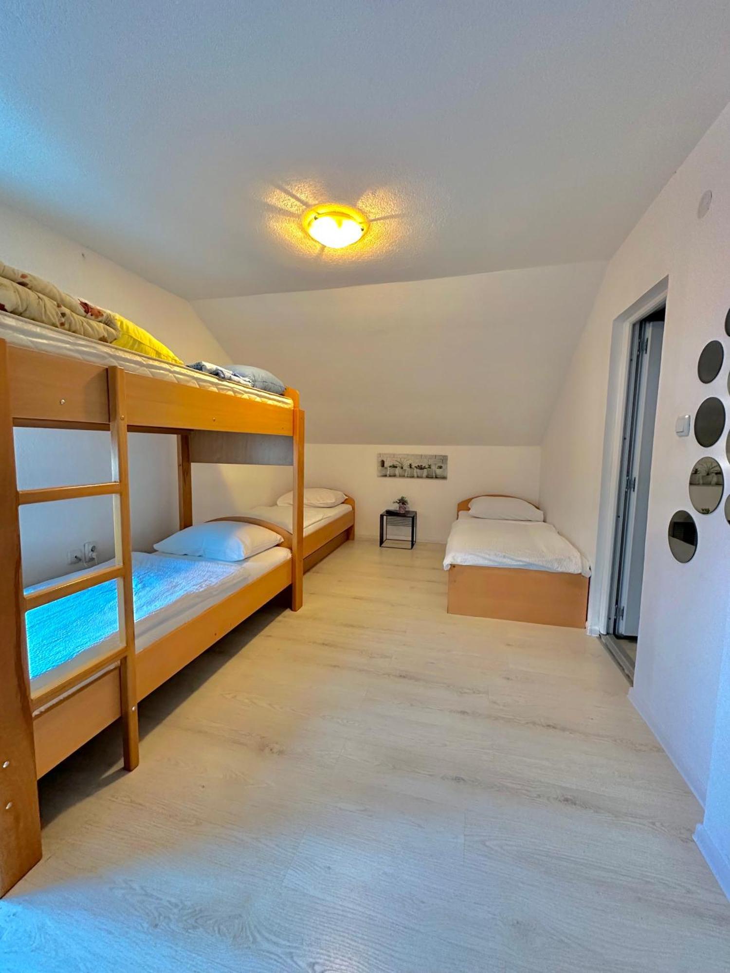 Hostel Herz Banja Luka Exteriör bild