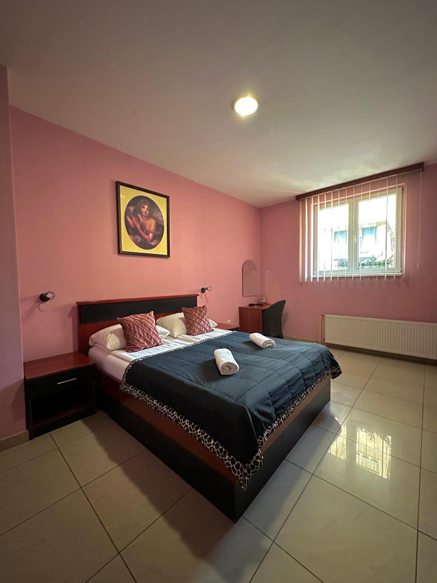 Hostel Herz Banja Luka Exteriör bild