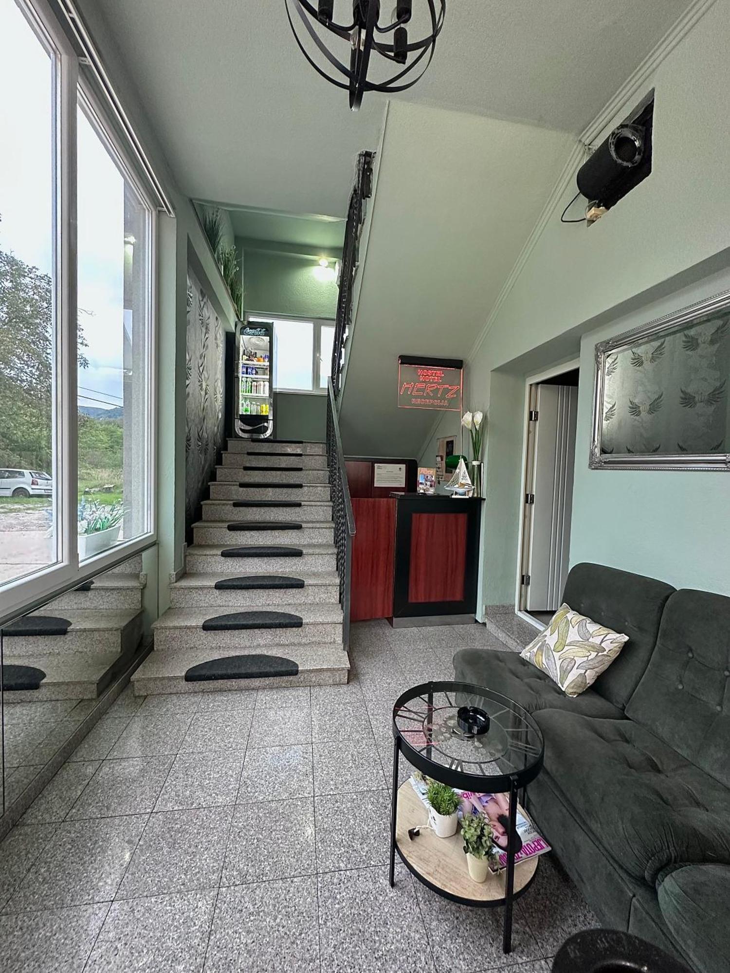 Hostel Herz Banja Luka Exteriör bild