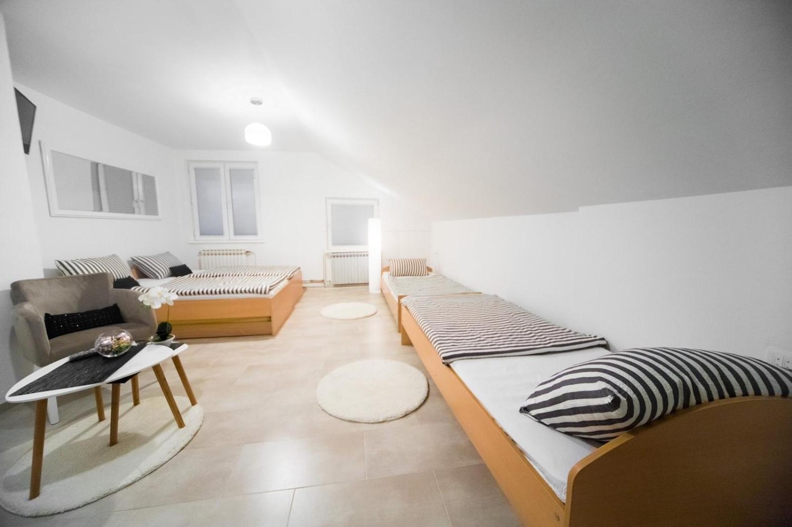 Hostel Herz Banja Luka Exteriör bild