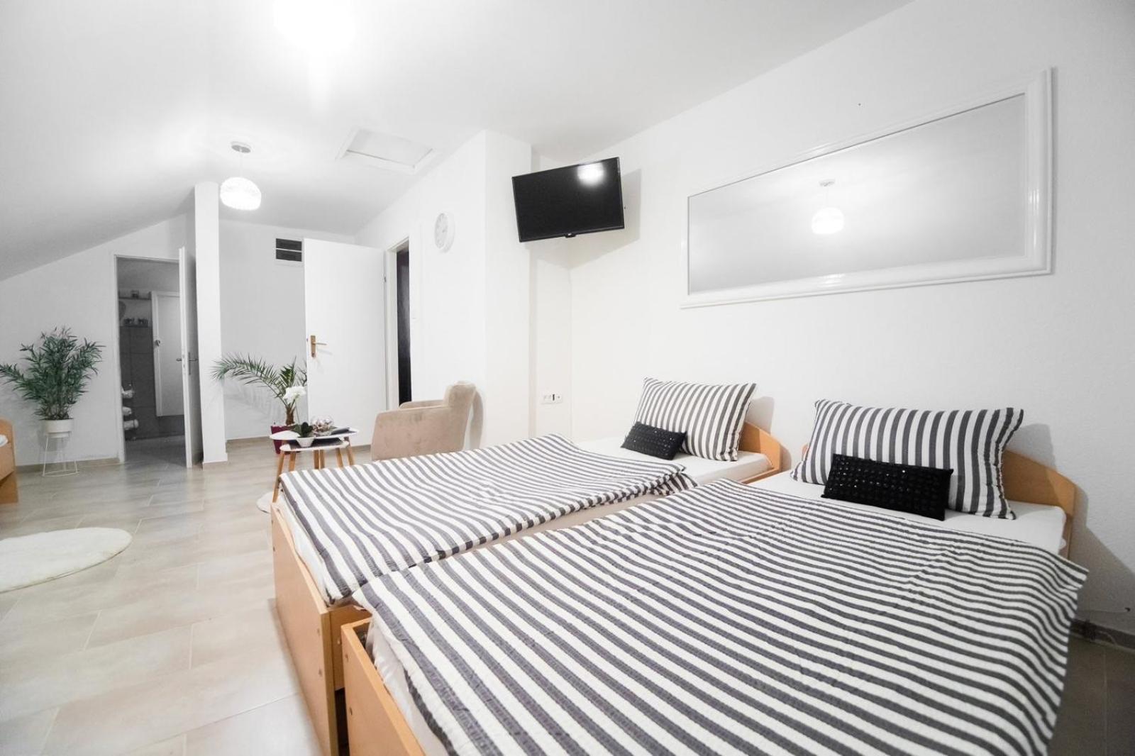 Hostel Herz Banja Luka Exteriör bild