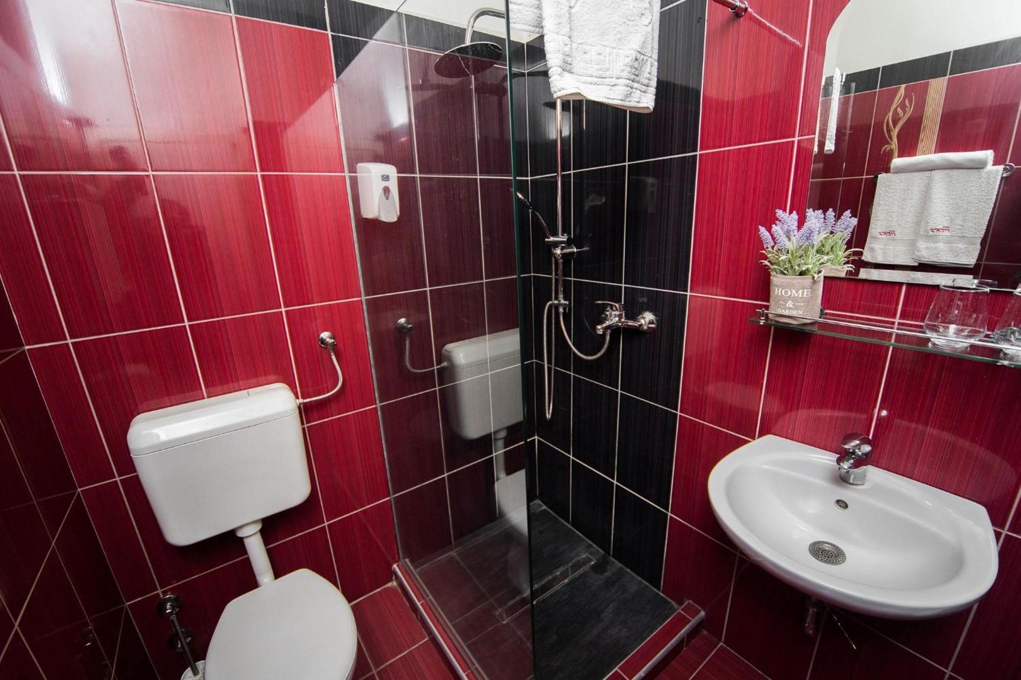 Hostel Herz Banja Luka Exteriör bild