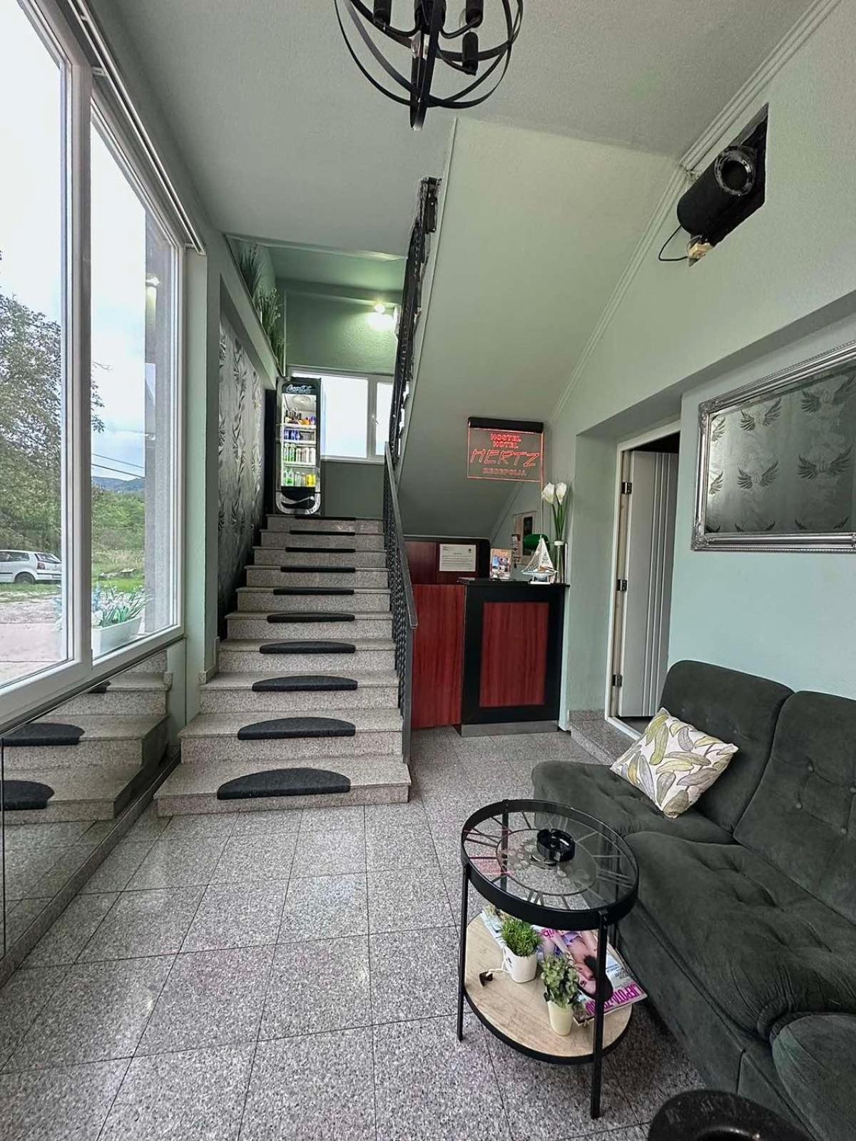 Hostel Herz Banja Luka Exteriör bild