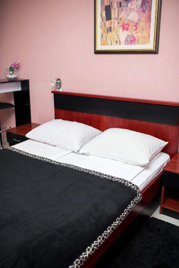 Hostel Herz Banja Luka Exteriör bild